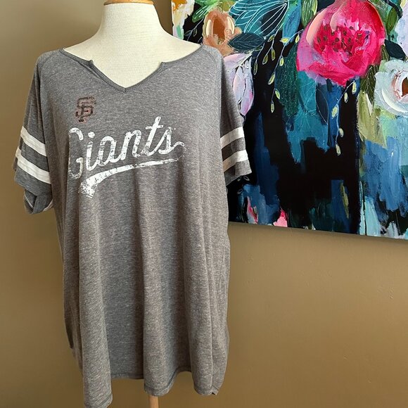 San Francisco Giants V-Neck Plus Size Tee 4X - Picture 1 of 6